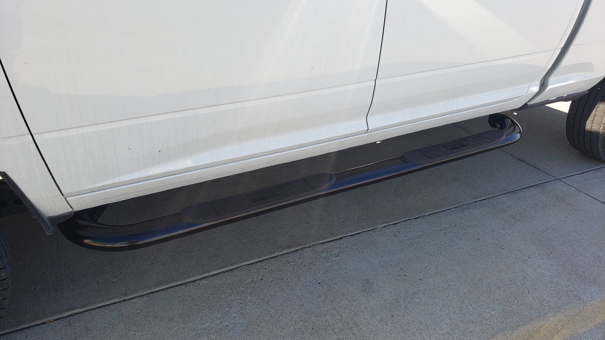 Westin Platinum 4 Inch Oval Nerf Bars - Black - image 3