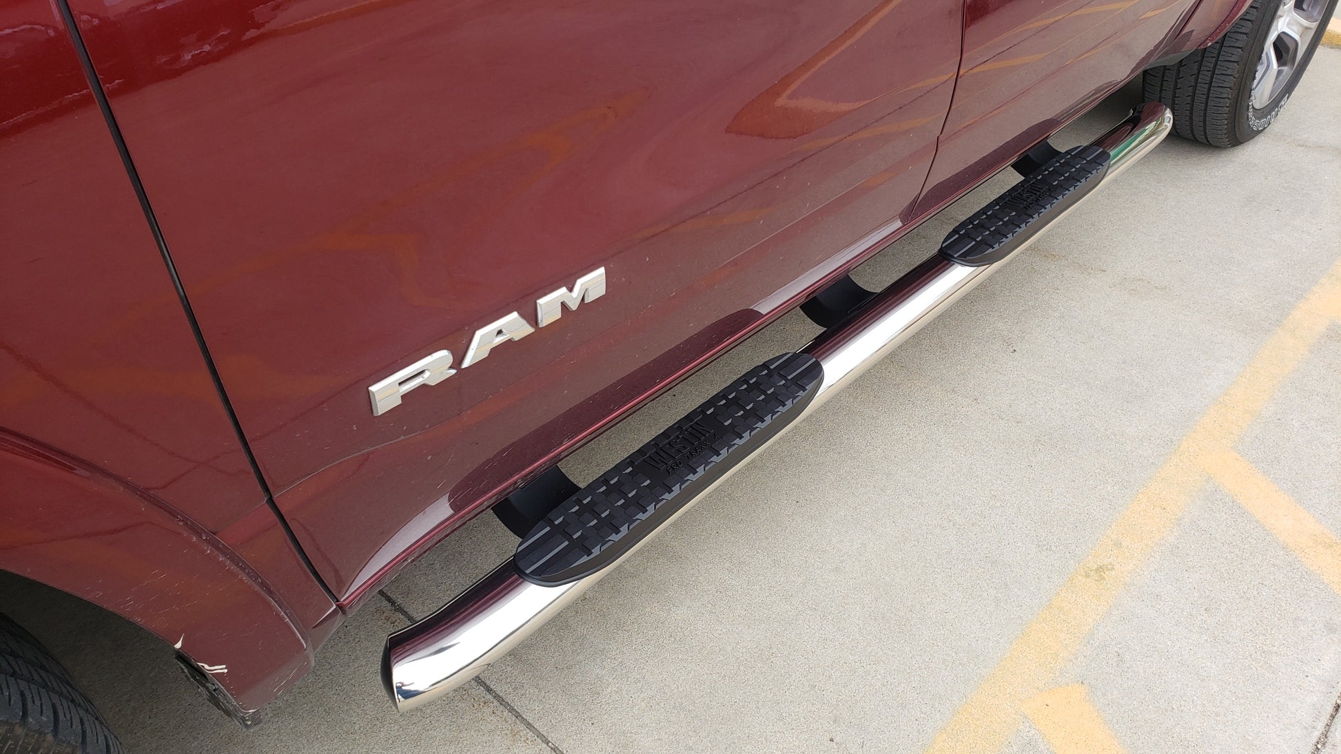 Westin Pro Traxx 4 Inch Oval Tube Steps - Stainless Steel - image 3