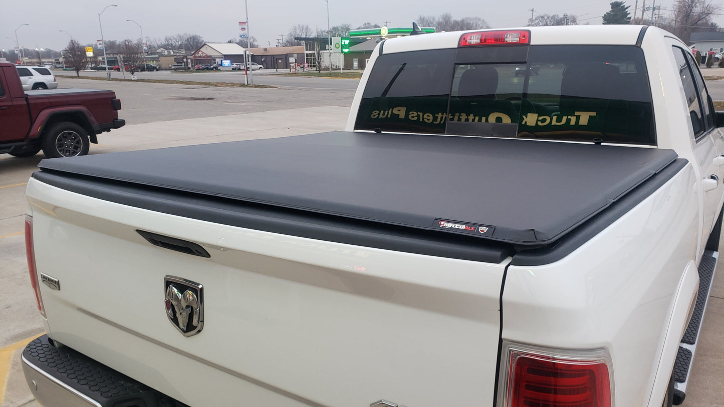Extang Trifecta ALX - Soft Folding Tonneau Cover - image 4