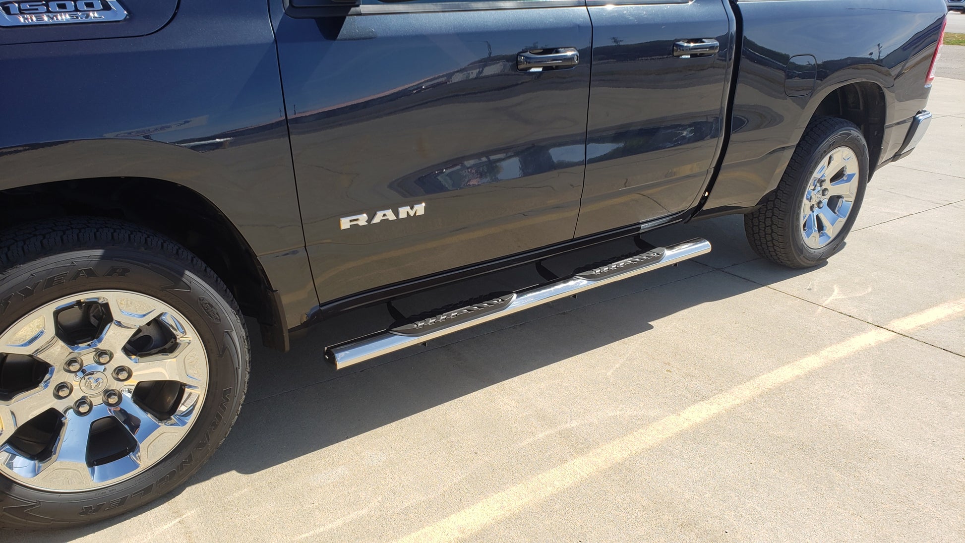 Trail FX 4 Inch Oval Tube Steps - Stainless Steel - image 2