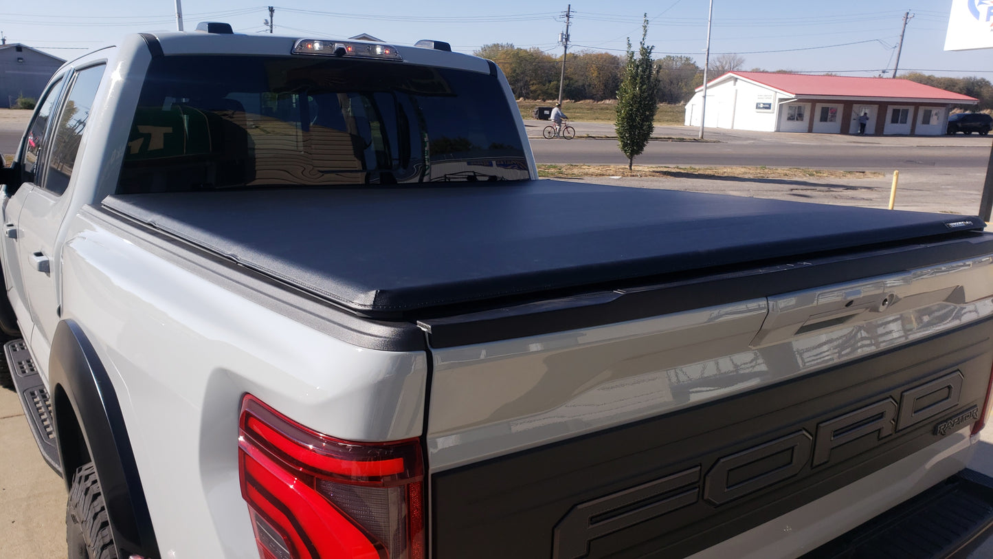 Extang Trifecta ALX - Soft Folding Tonneau Cover - image 5