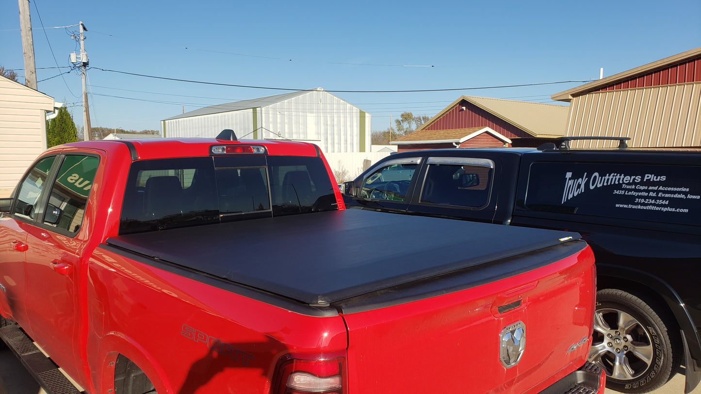 Extang Trifecta ALX - Soft Folding Tonneau Cover - image 5