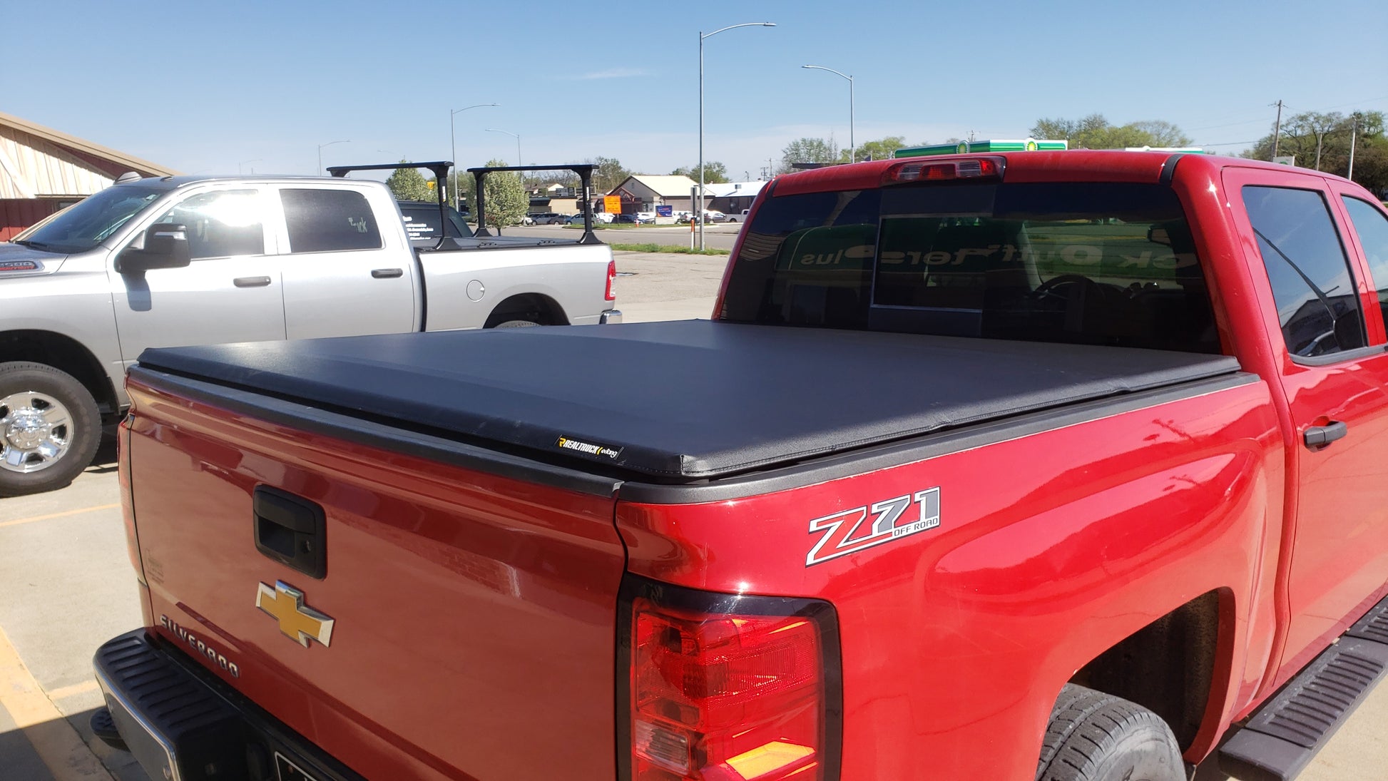 Extang Trifecta ALX - Soft Folding Tonneau Cover - image 4