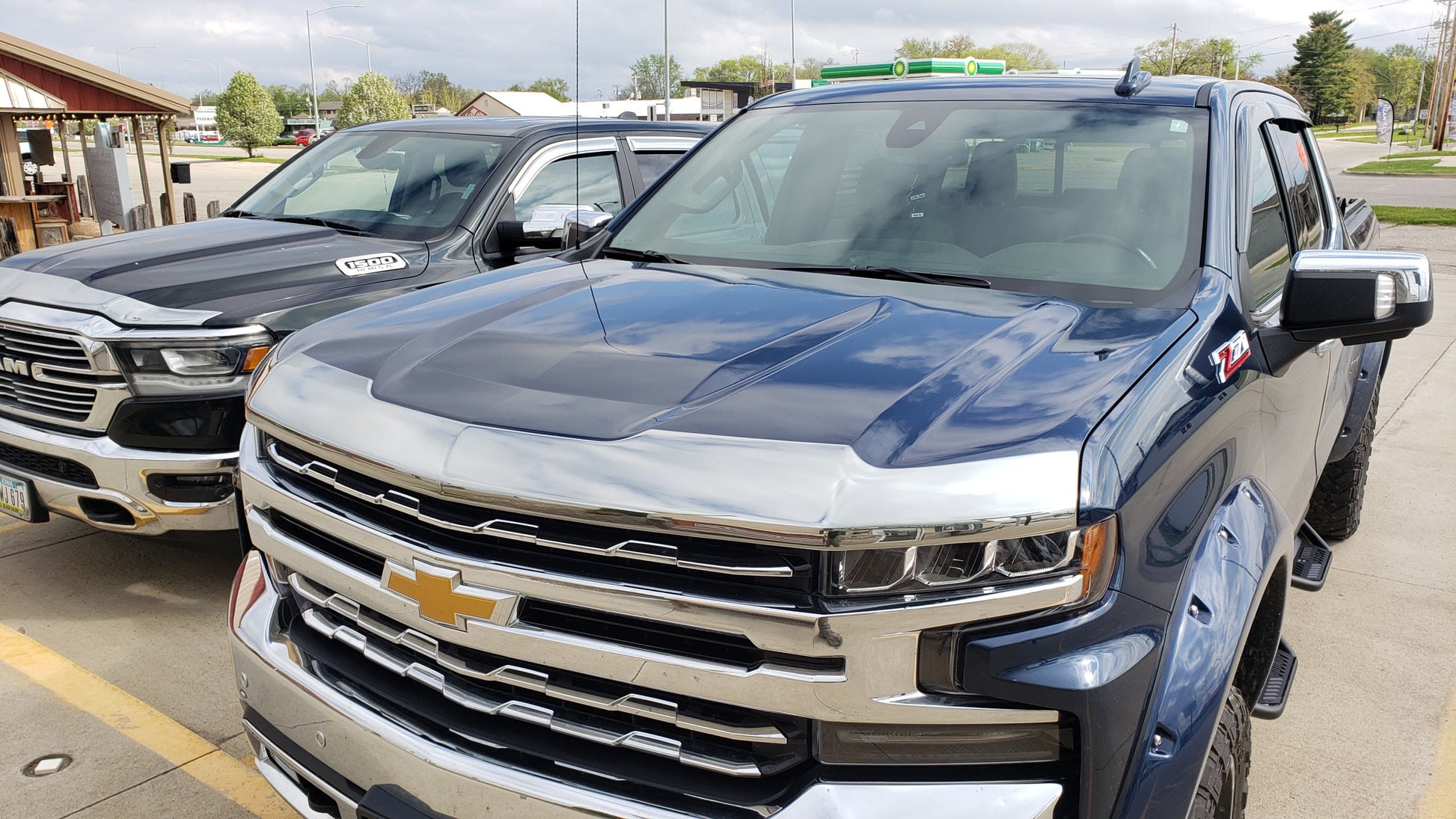 Auto Ventshade Aeroskin - Chrome - image 2