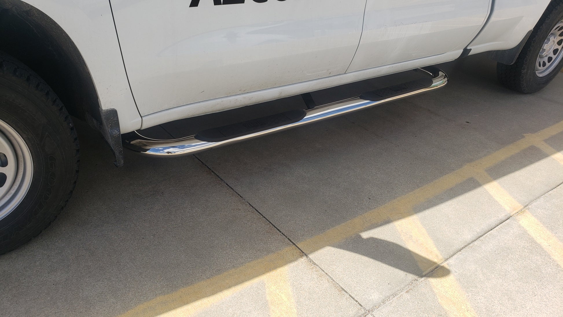 Westin Platinum 4 Inch Oval Nerf Bars - Stainless Steel - image 2