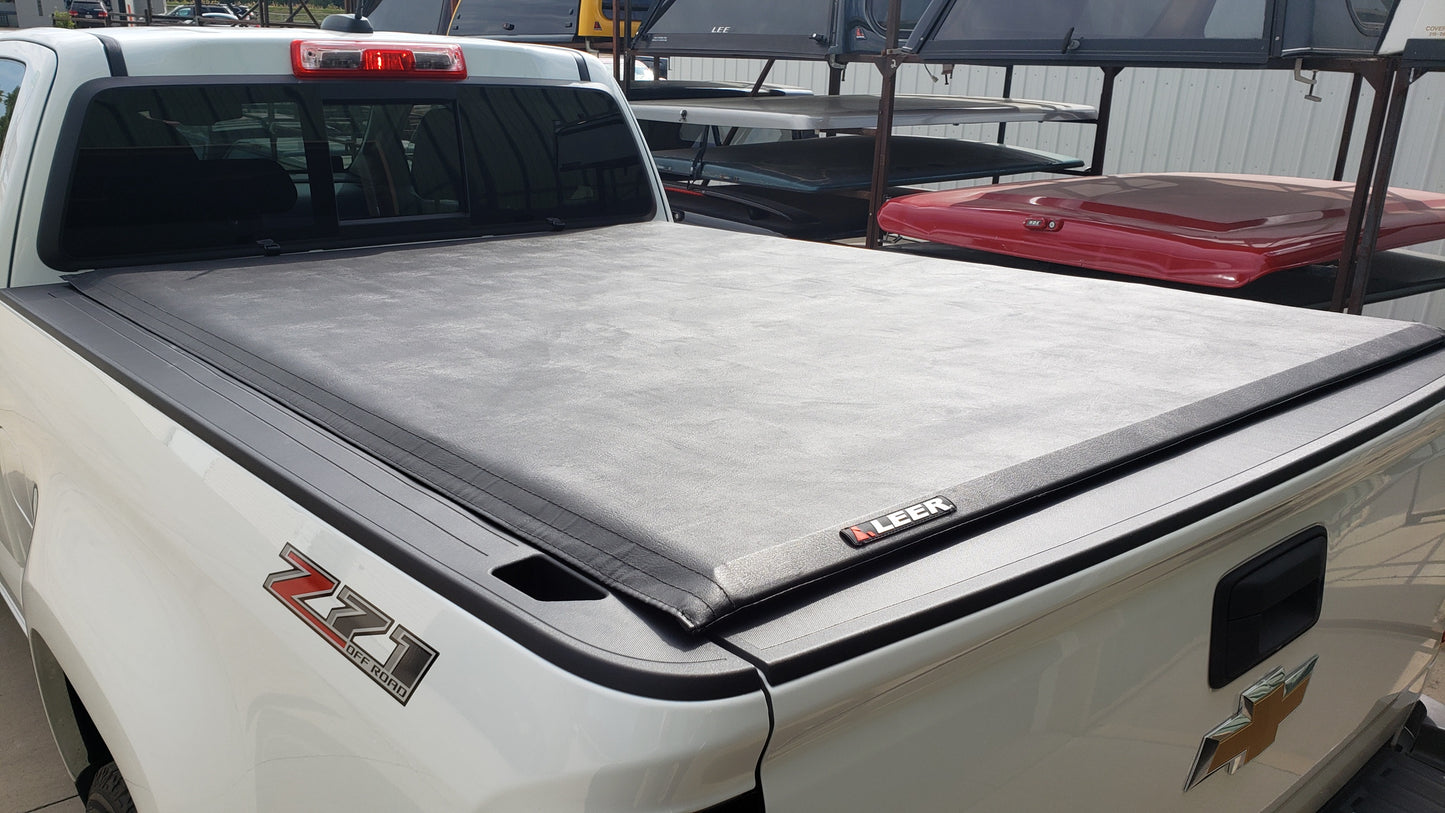Leer SR 250 - Soft Roll Up Tonneau Cover - image 7