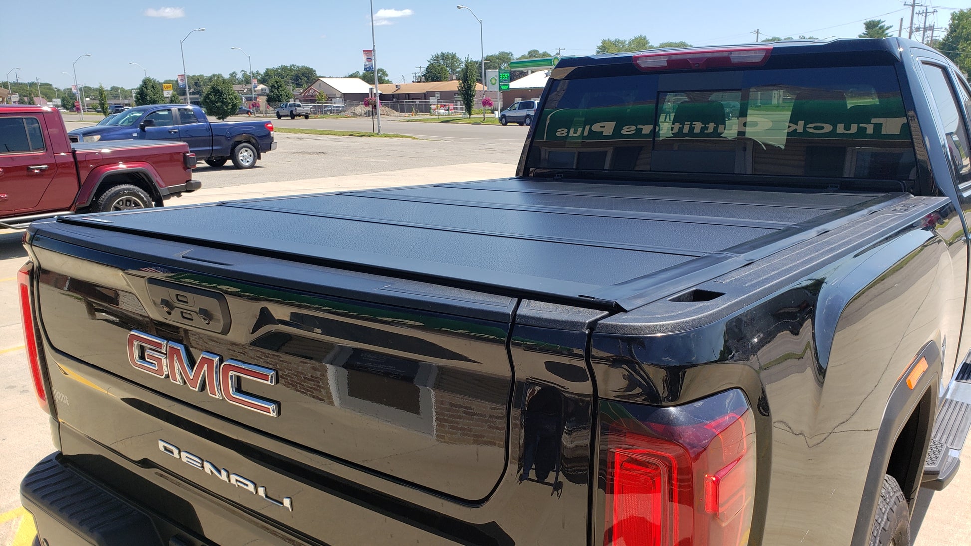 Leer HF 650M - Hard Quad-Fold Tonneau Cover - image 7