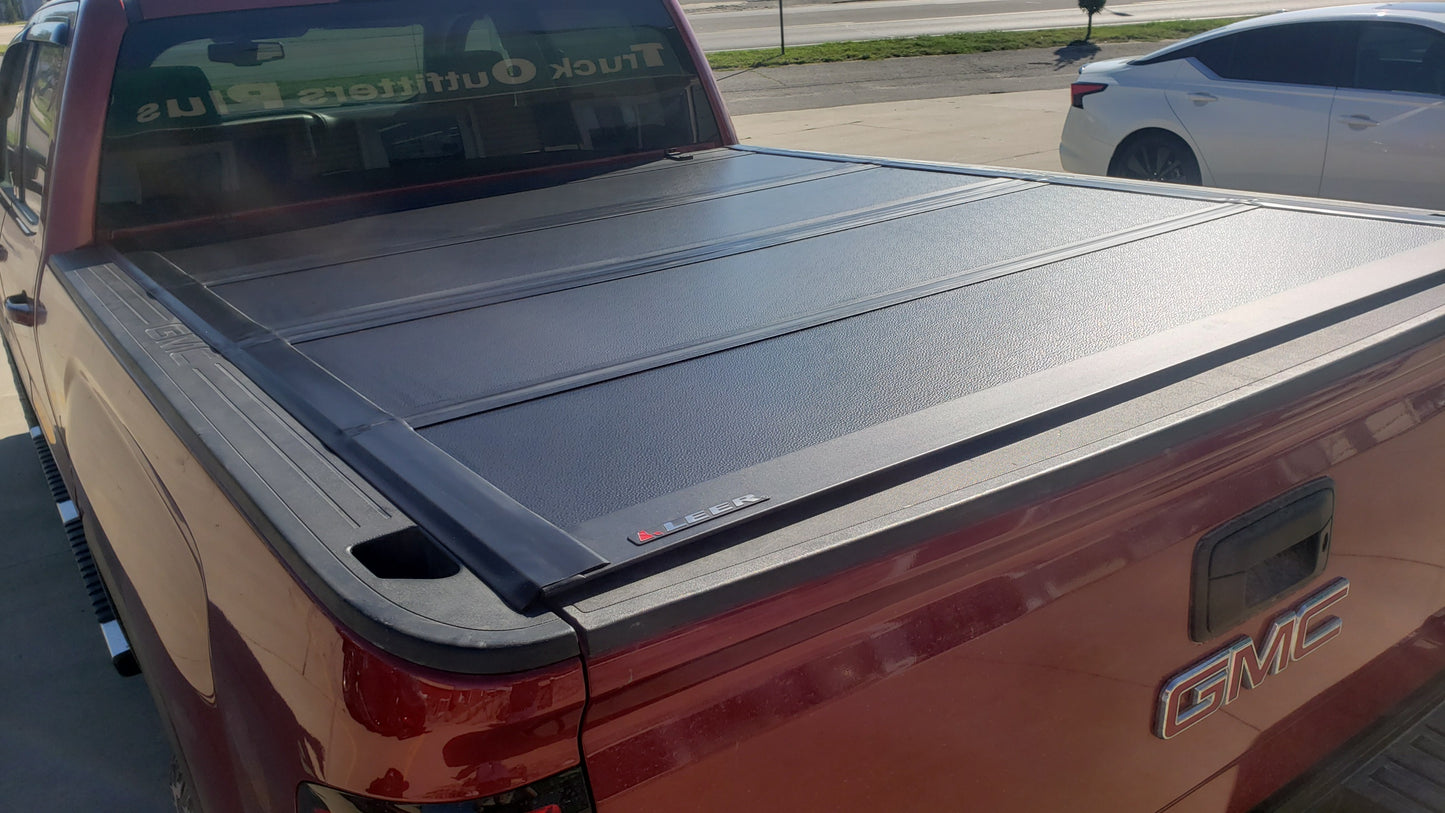 Leer HF 650M - Hard Quad-Fold Tonneau Cover - image 8