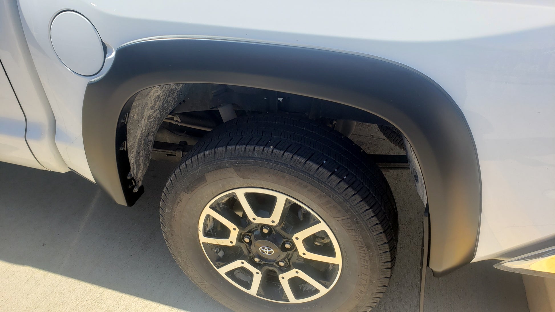 Bushwacker Fender Flares - OE Style - image 3