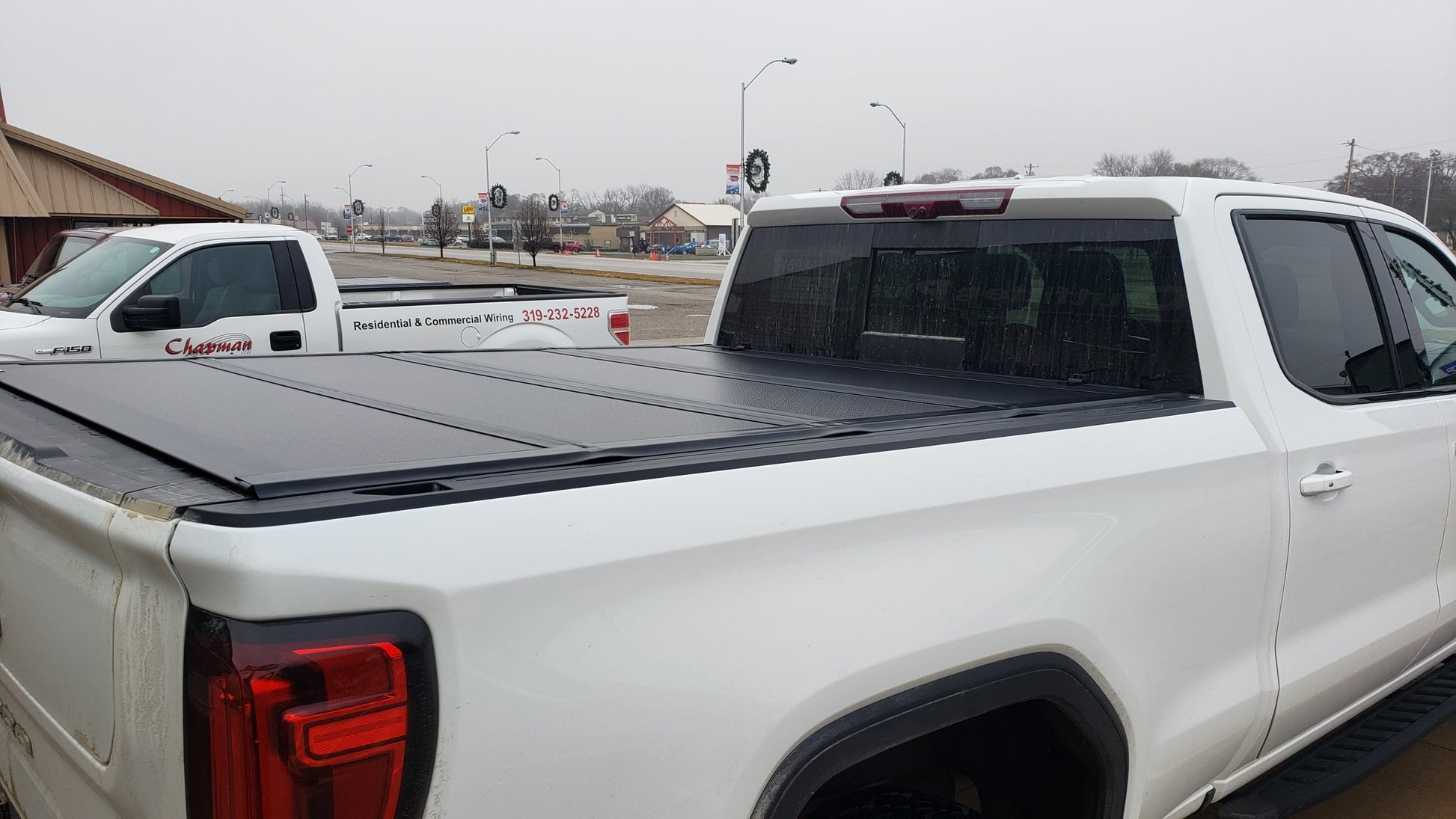 Leer HF 650M - Hard Quad-Fold Tonneau Cover - image 7