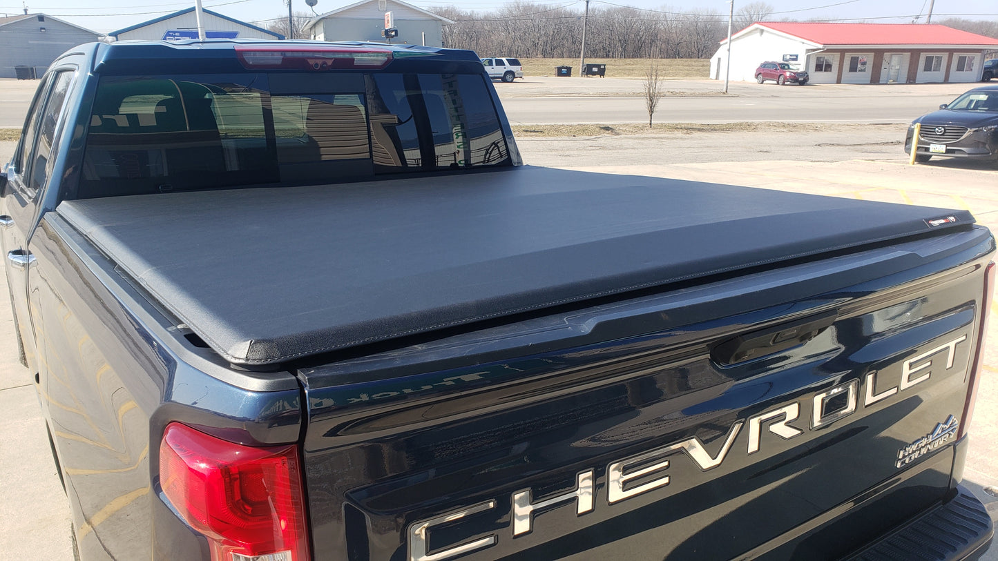 Extang Trifecta ALX - Soft Folding Tonneau Cover - image 5