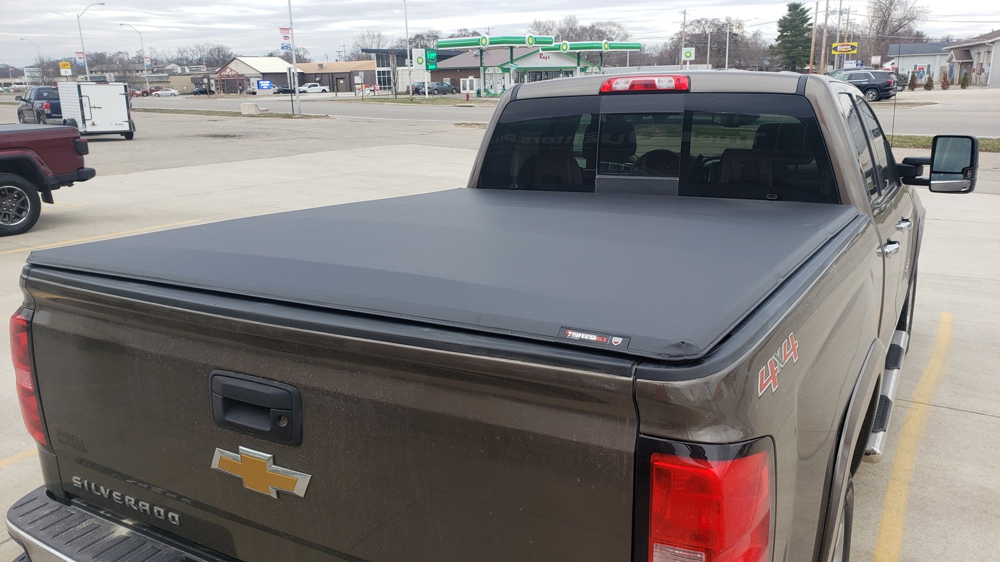Extang Trifecta ALX - Soft Folding Tonneau Cover - image 4