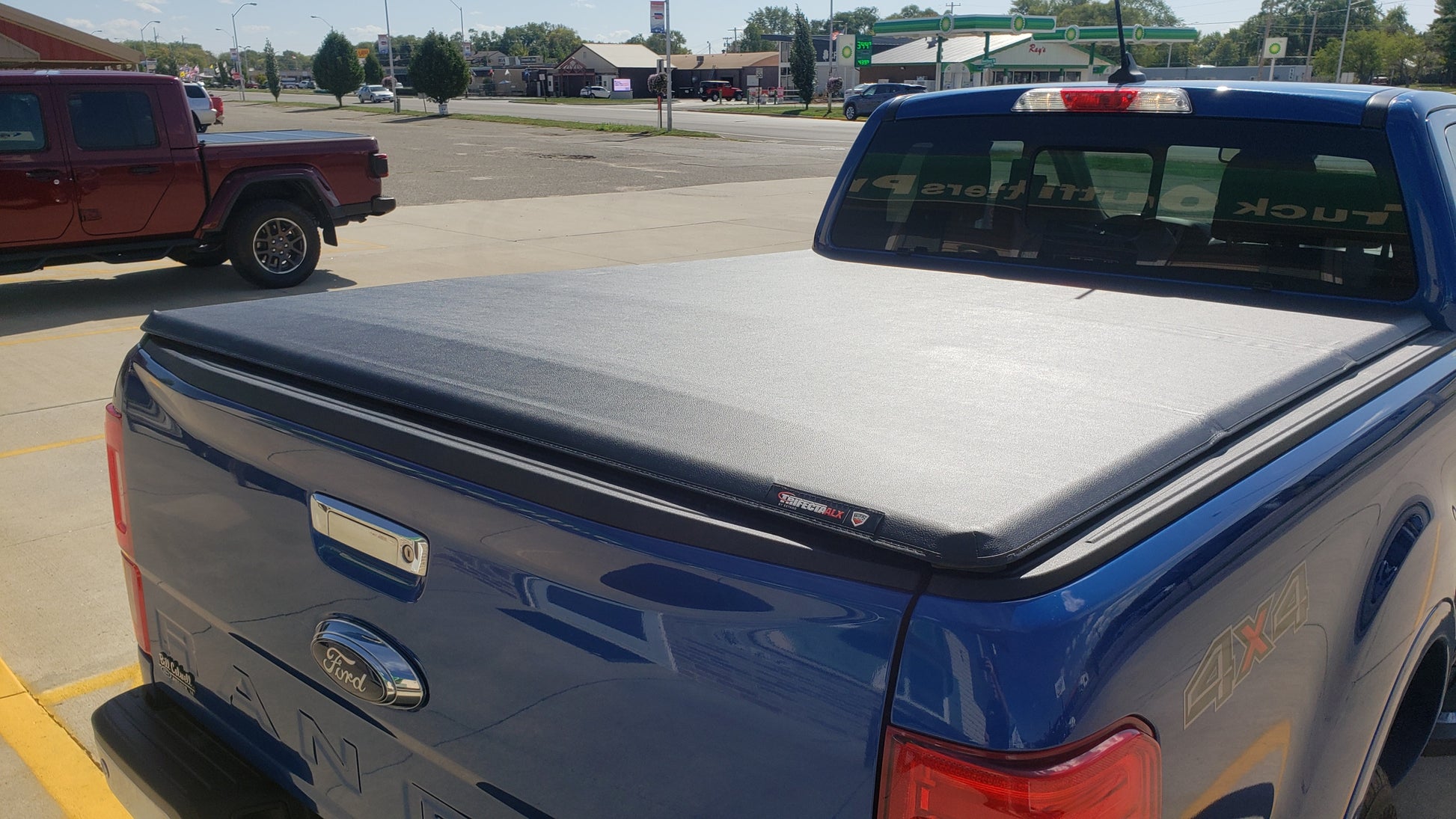 Extang Trifecta ALX - Soft Folding Tonneau Cover - image 4
