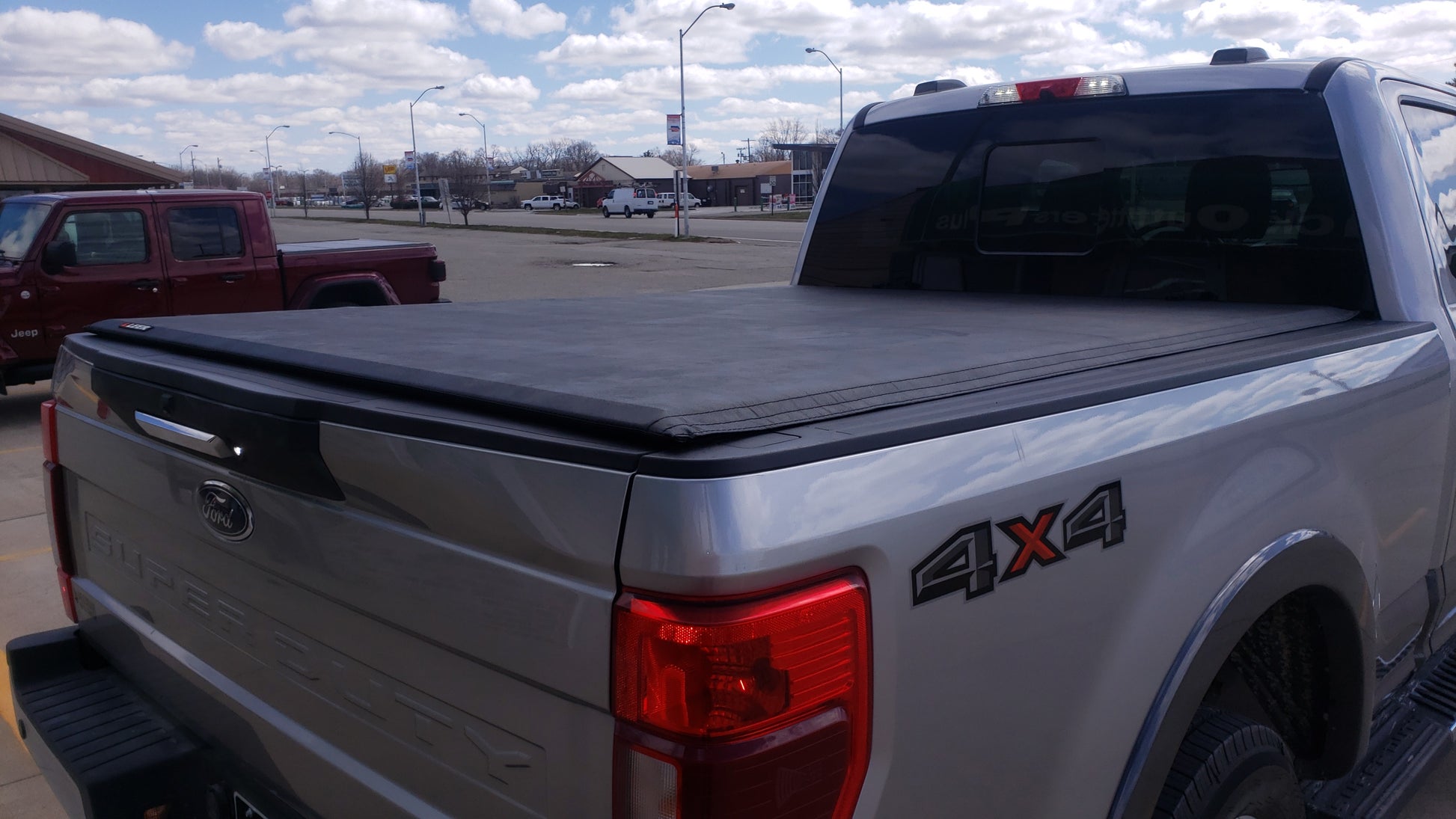 Leer SR 250 - Soft Roll Up Tonneau Cover - image 6
