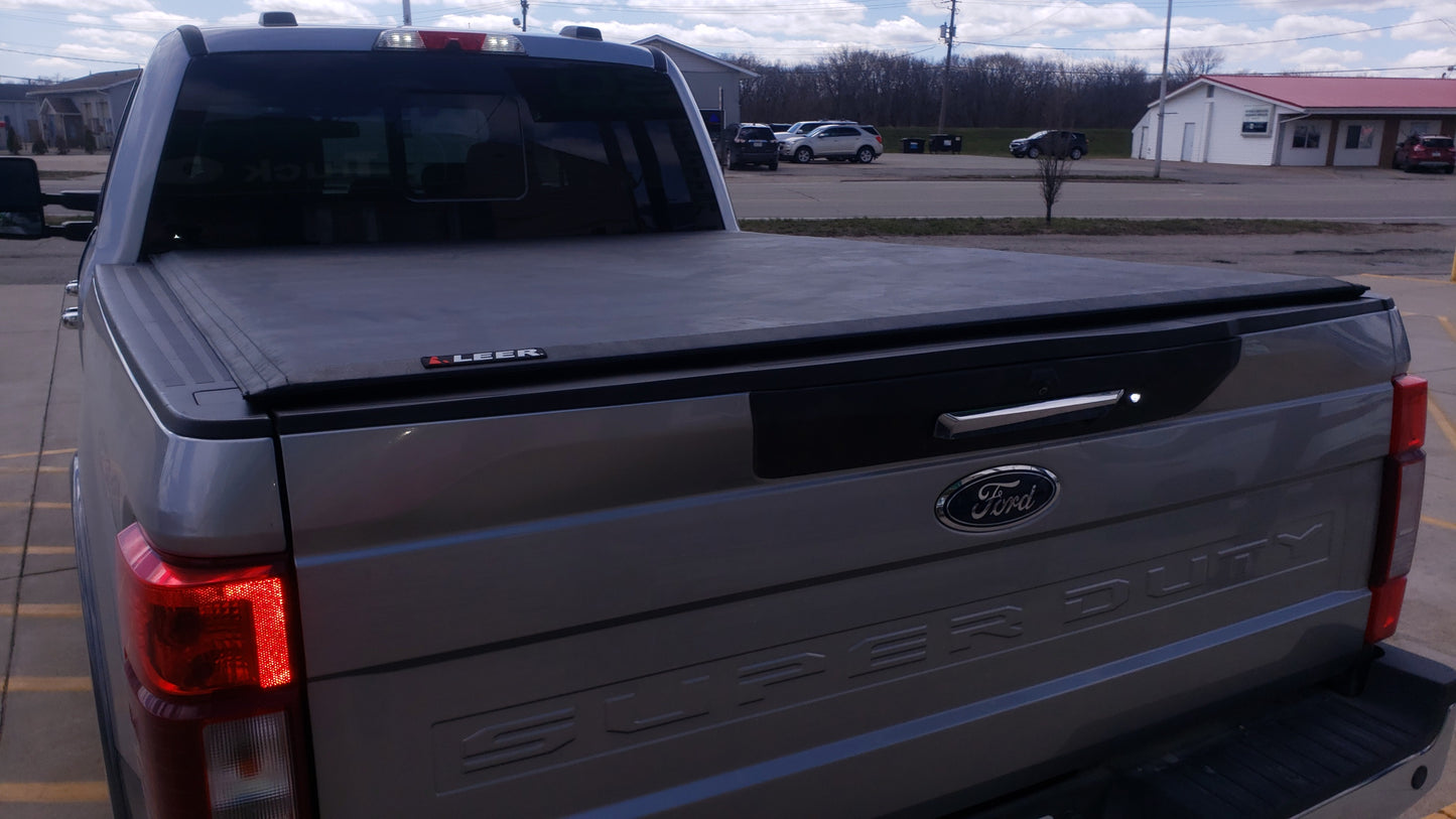 Leer SR 250 - Soft Roll Up Tonneau Cover - image 5