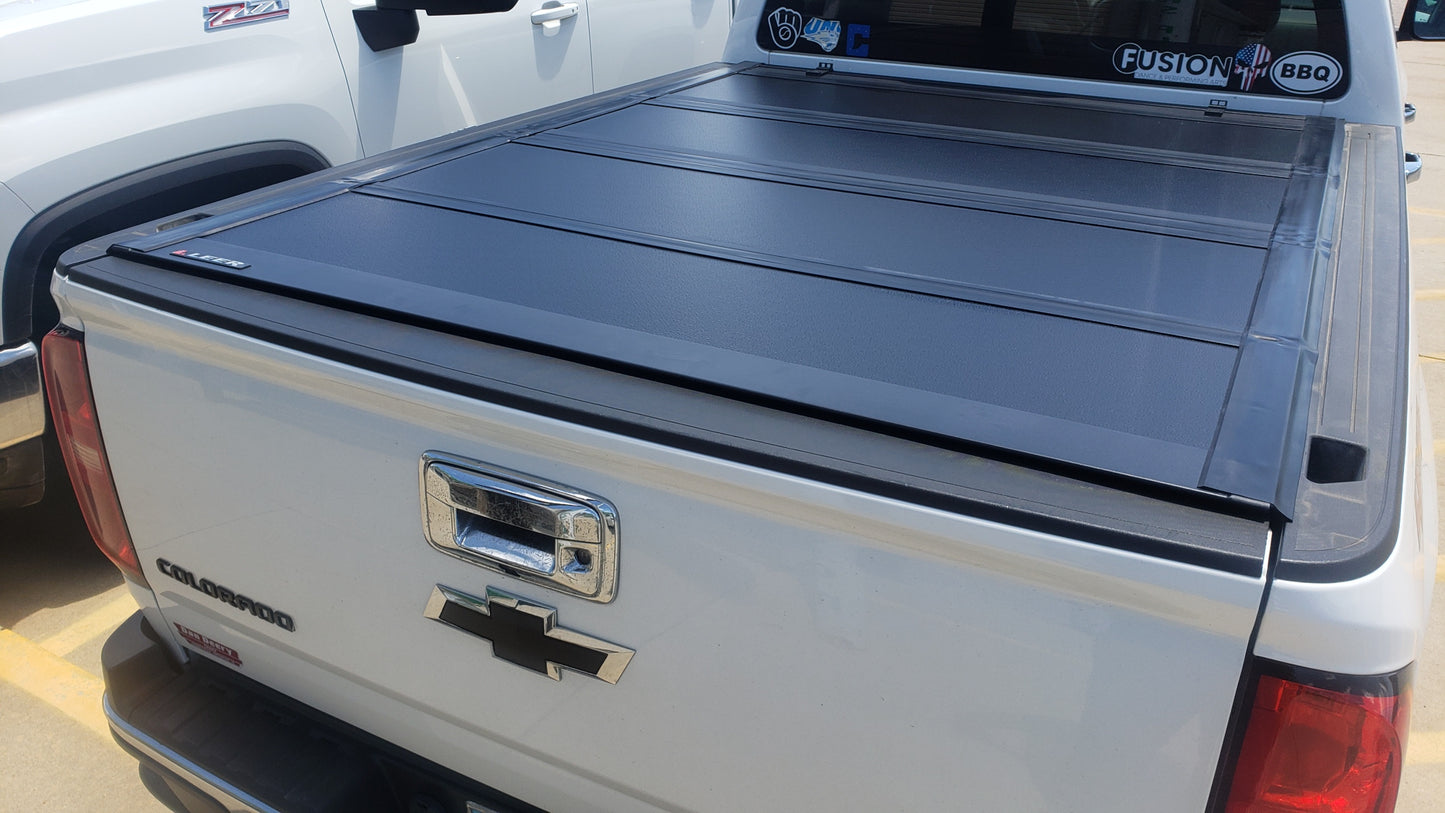 Leer HF 650M - Hard Quad-Fold Tonneau Cover - image 7