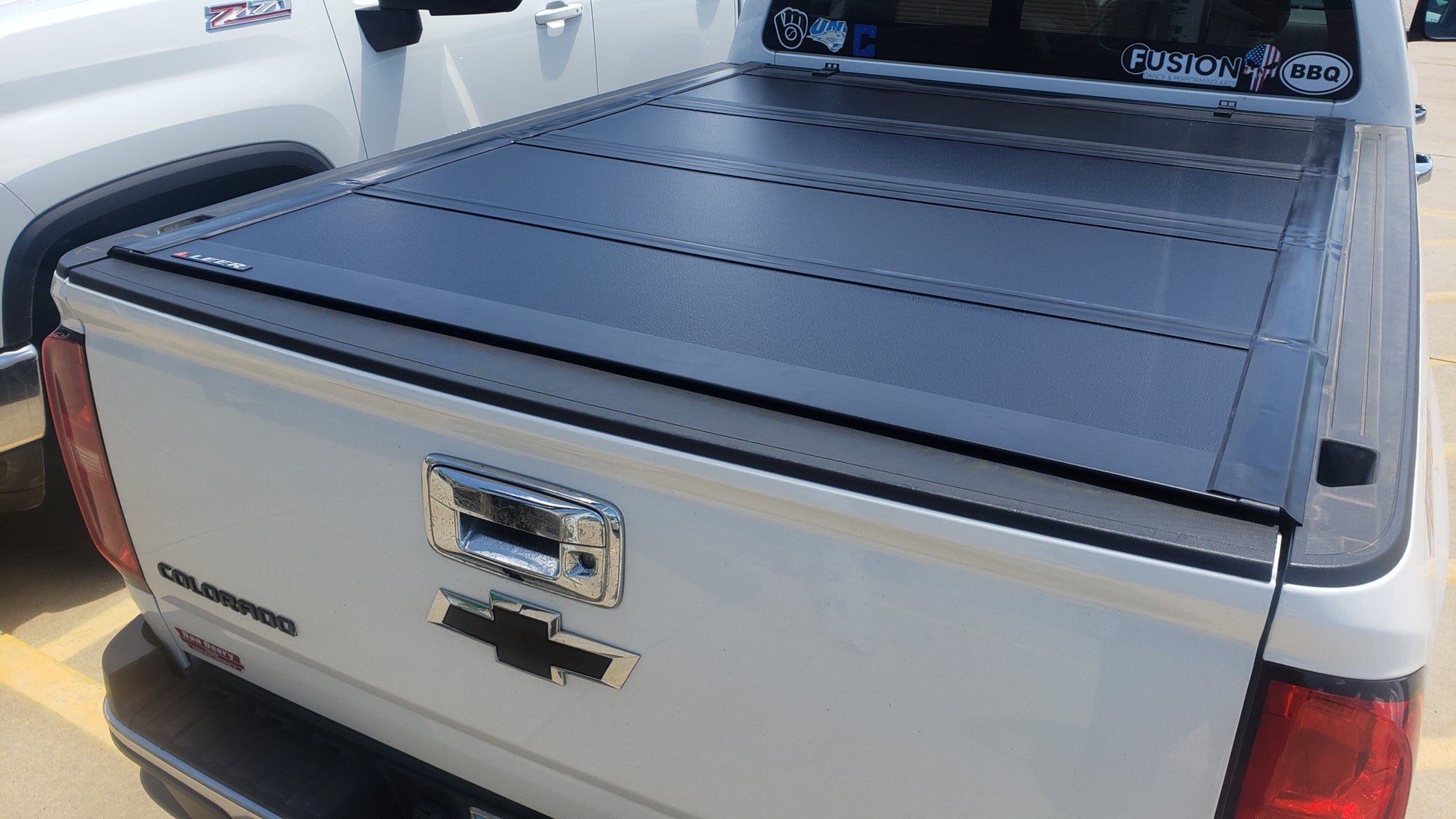 Leer HF 650M - Hard Quad-Fold Tonneau Cover - image 7
