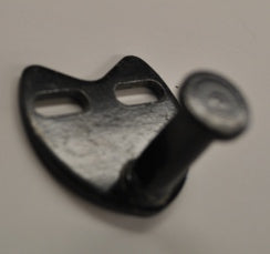 Leer 100XL/LE Rotary Latch Catch Bracket - image 2